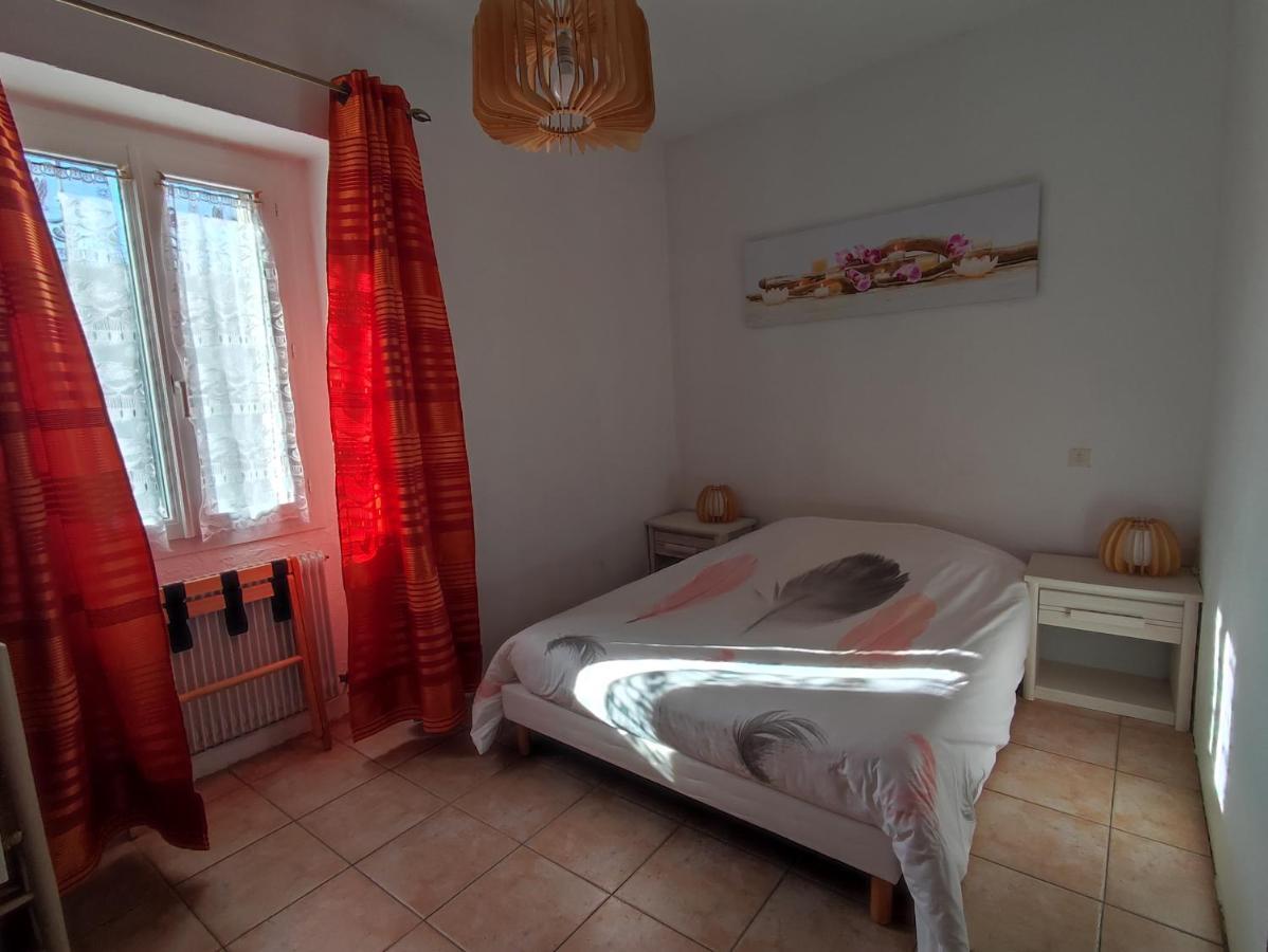 Auberge Lou Jas Soleilhas Buitenkant foto
