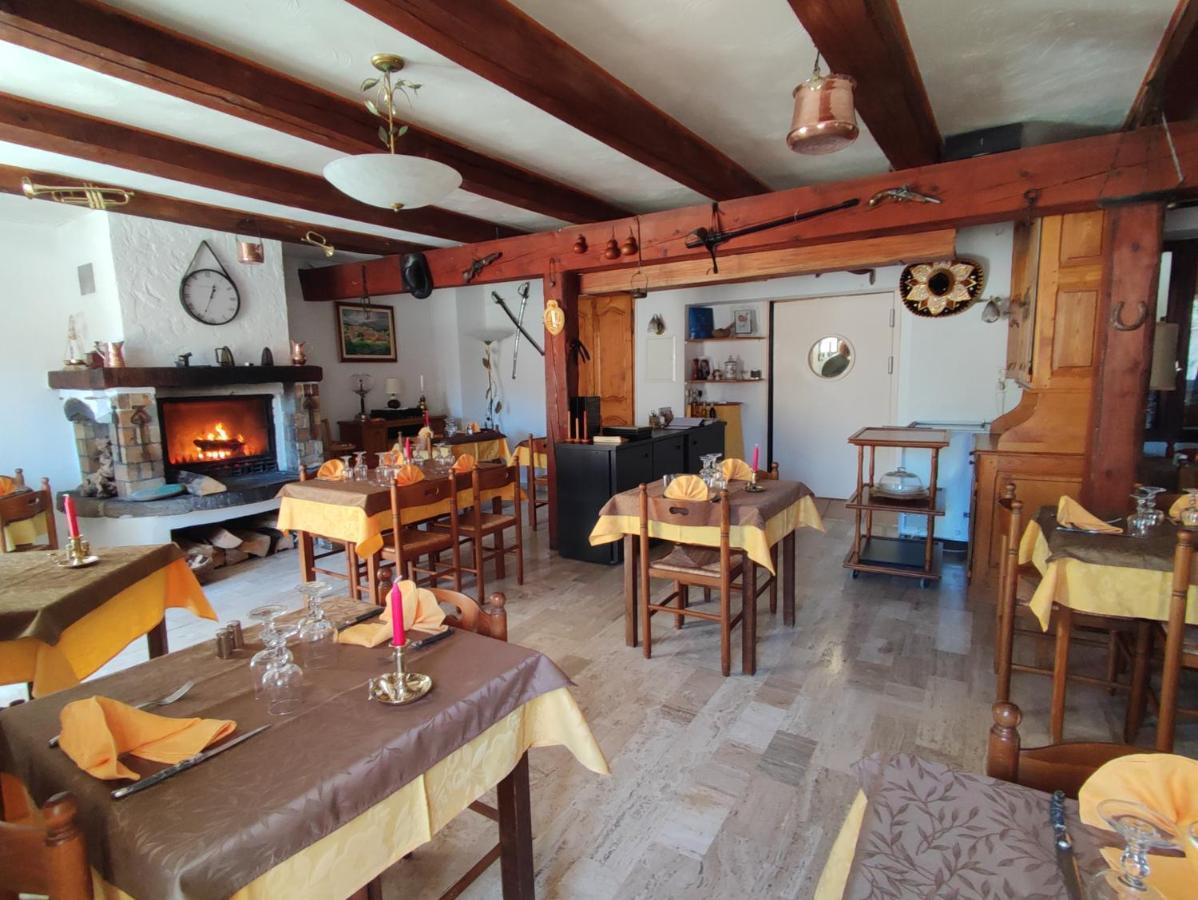 Auberge Lou Jas Soleilhas Buitenkant foto