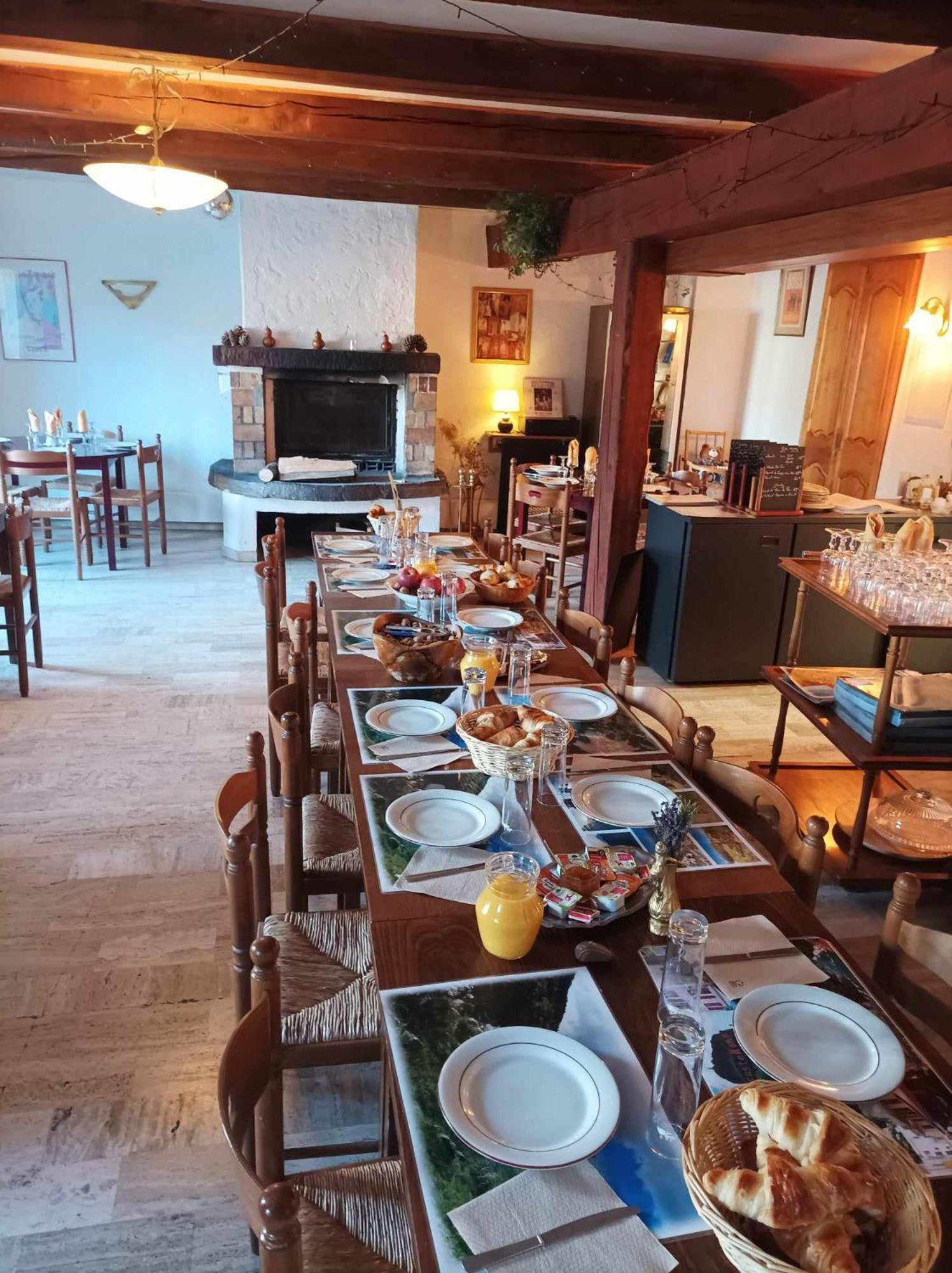 Auberge Lou Jas Soleilhas Buitenkant foto
